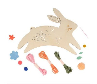 Broderisett med kanin i tre